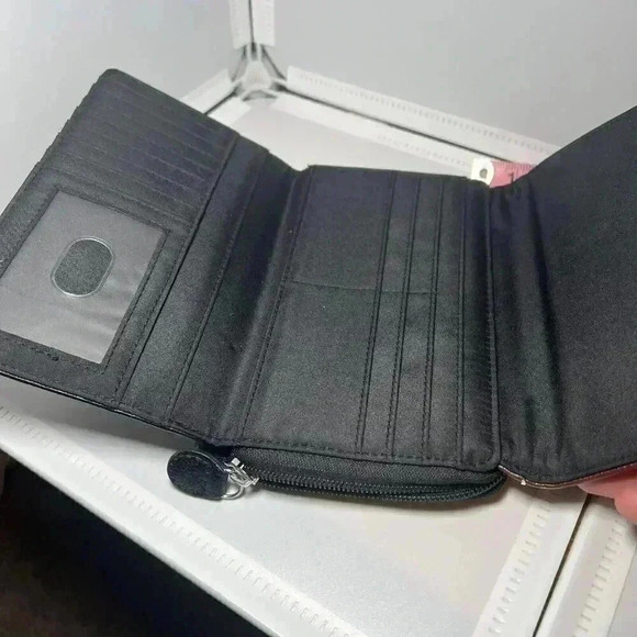 Charles Wysocki Classic Tails Women's Wallet - Picture 7 of 7